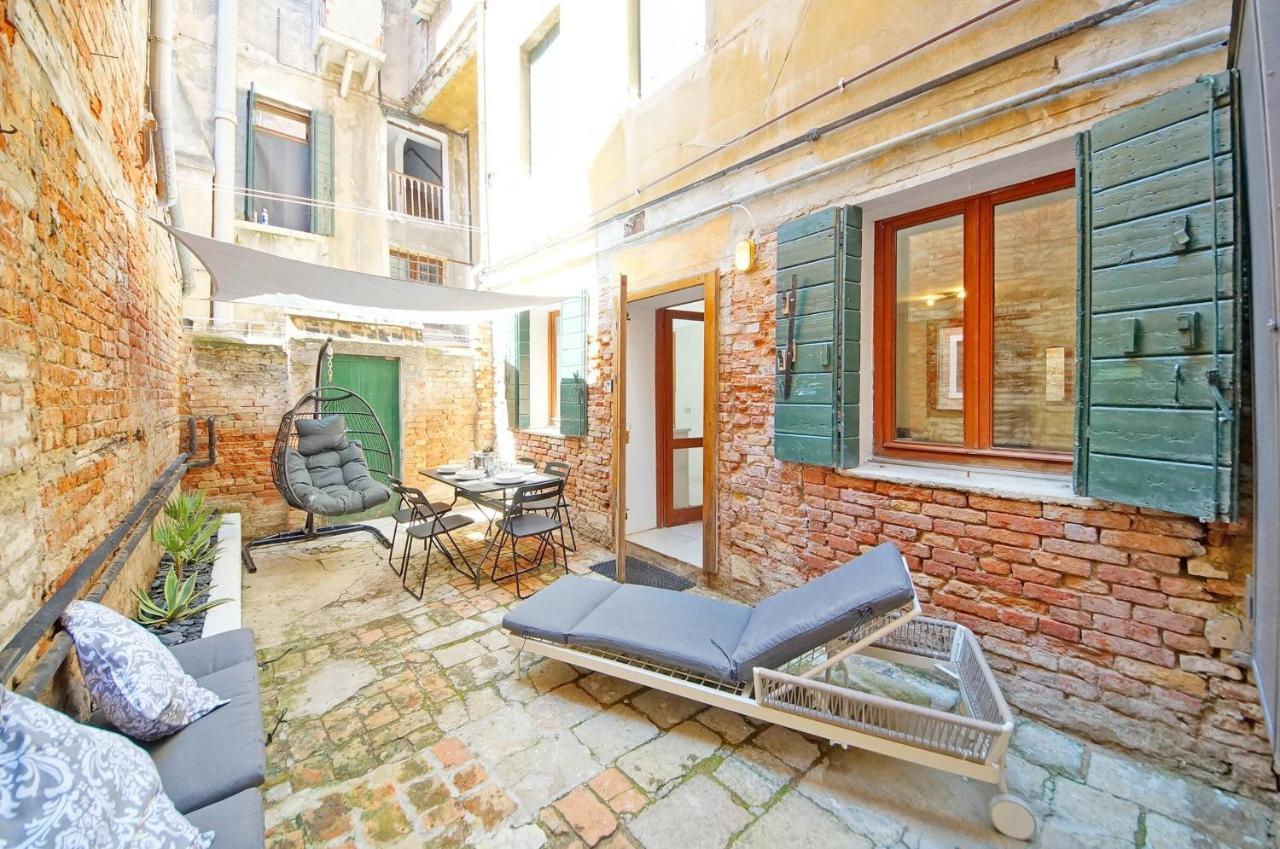 Gondola View Apartment Венеция Екстериор снимка