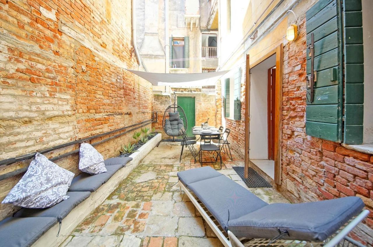 Gondola View Apartment Венеция Екстериор снимка