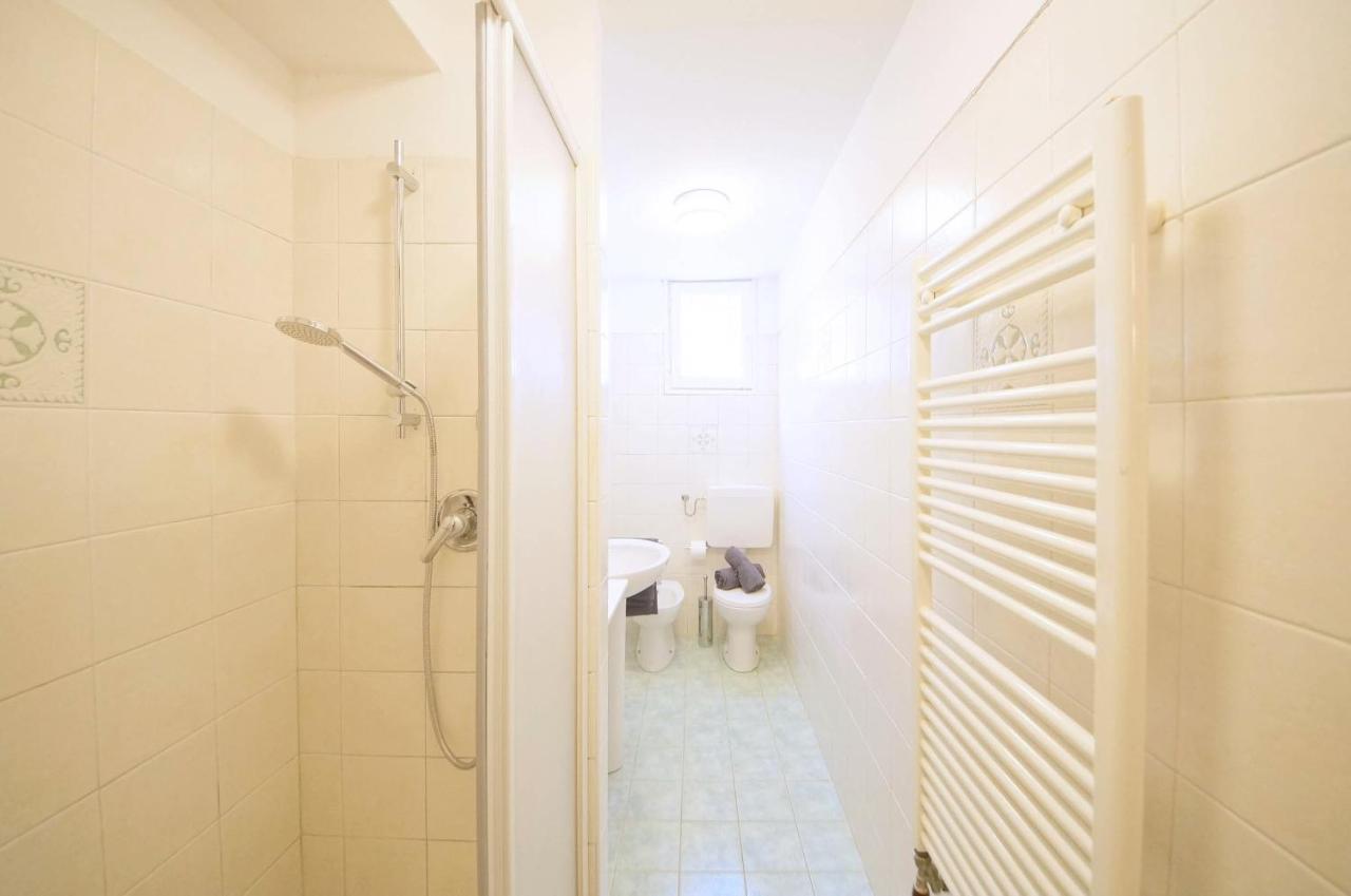 Gondola View Apartment Венеция Екстериор снимка