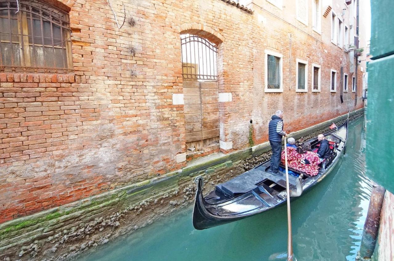 Gondola View Apartment Венеция Екстериор снимка