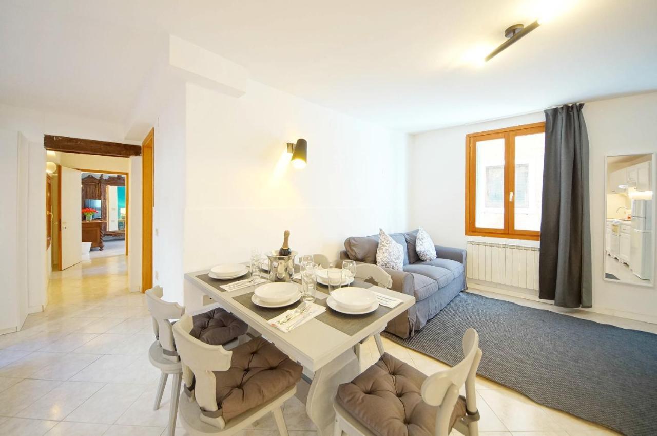 Gondola View Apartment Венеция Екстериор снимка