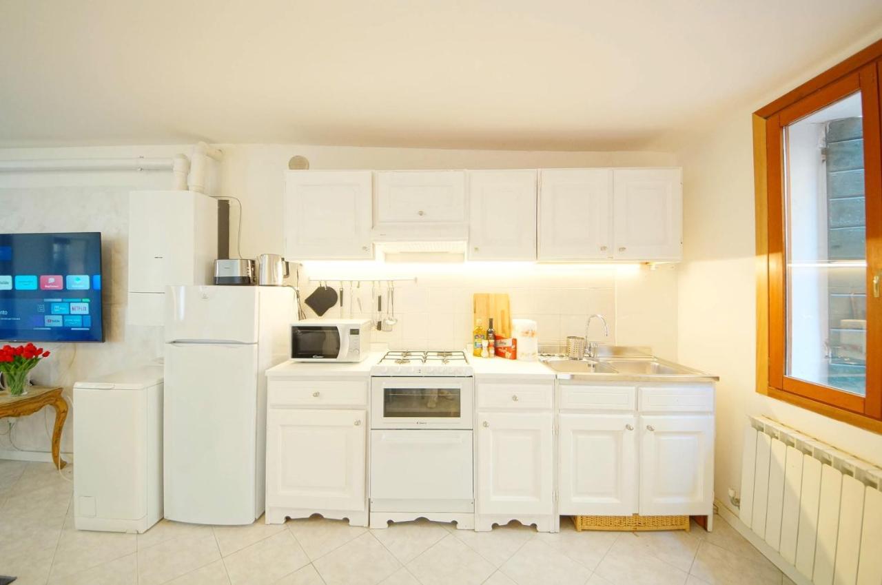 Gondola View Apartment Венеция Екстериор снимка