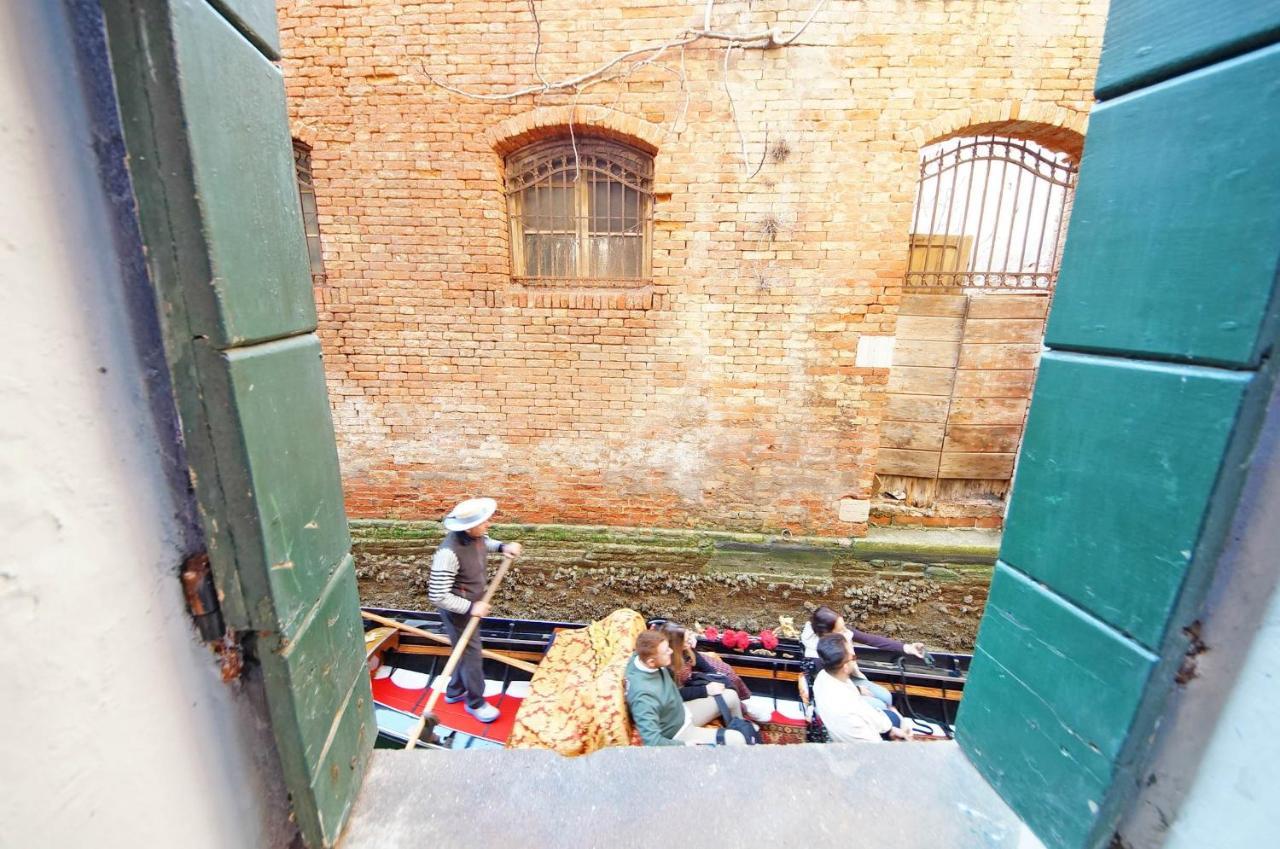 Gondola View Apartment Венеция Екстериор снимка