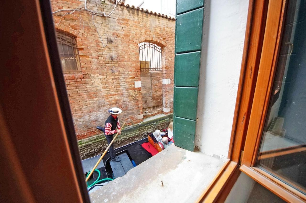 Gondola View Apartment Венеция Екстериор снимка